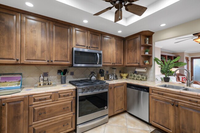 Photo - 6 Tortosa Dr