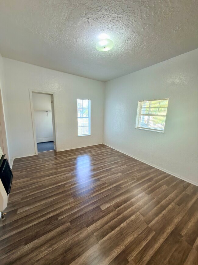Photo - 317 N Canadian Ave