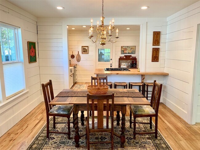 Photo - 1804 N Elm St