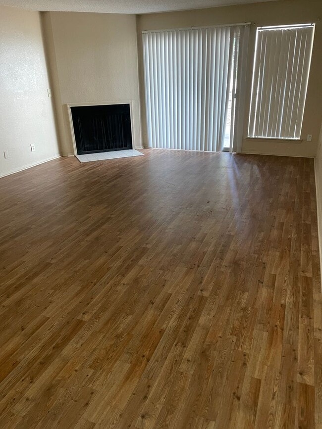 Building Photo - 2403 E 55th Pl Unit 2403 E. 55th Pl. 11 Rental