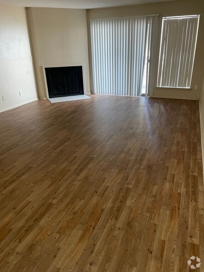 Building Photo - 2403 E 55th Pl Unit 2403 E. 55th Pl.  11 Rental