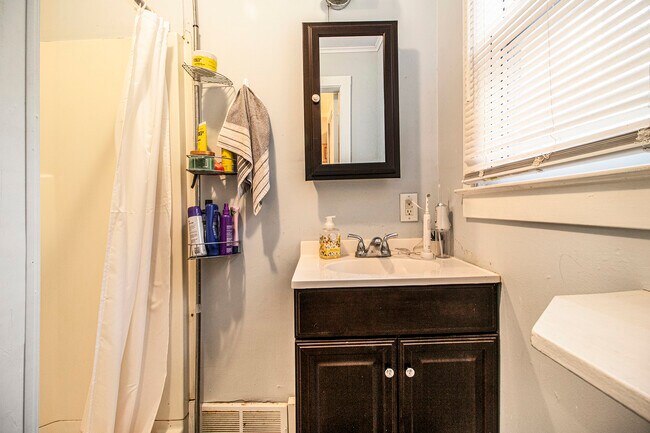 Photo - 407 Hamilton Pl