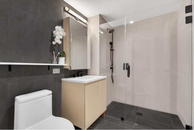 Photo - 98-81 Queens Blvd