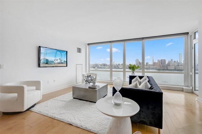 Building Photo - 2 2nd St Unit 2803