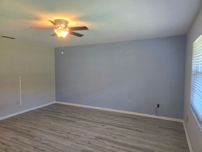 Photo - 6853 Grove Rd