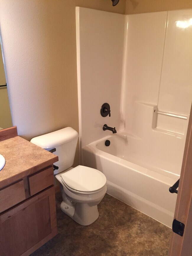 Photo - 3 Bedroom 2 Bathroom 4-Plex