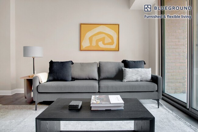 Photo - 2140 L St NW Unidad SI FL7-ID545