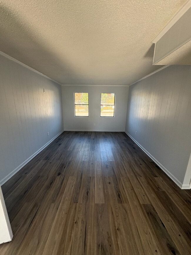 Photo - Nice 2 Bedroom Apartment-212 Zack Cir. #A Unit A