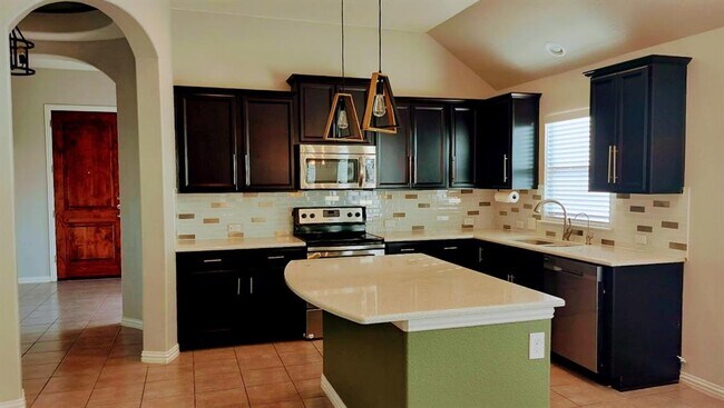 1000 Farmhouse Dr