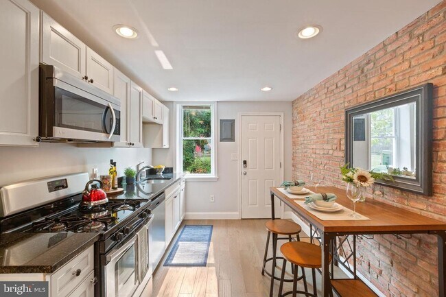 Photo - Amazing location close to all that Station...