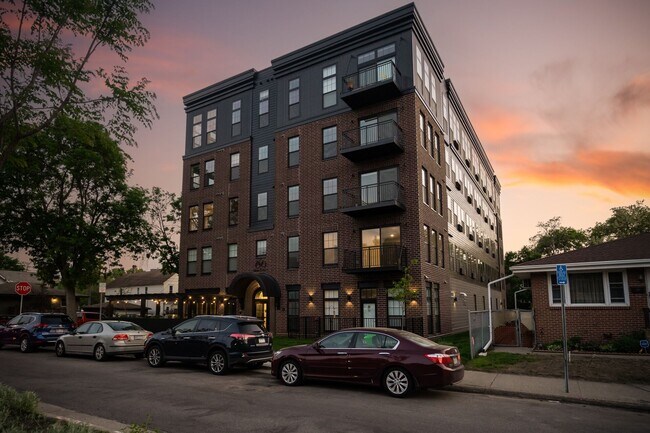 Photo - 1000 Main Street Apartments