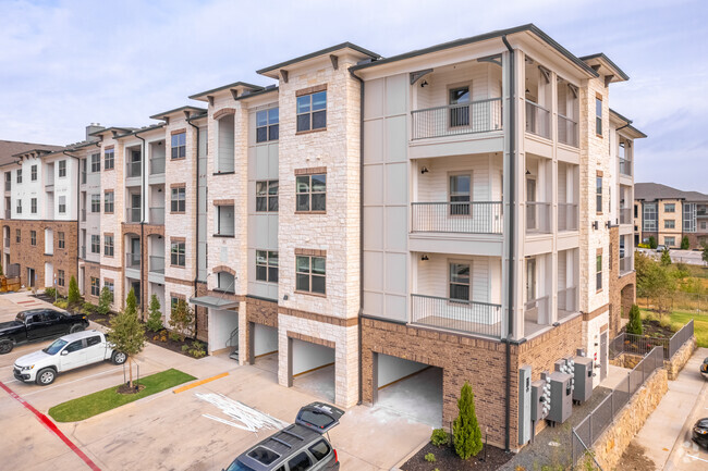 Building Photo - Forena Revelstoke Rental