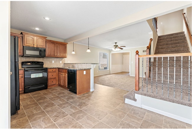 Photo - Great 3 Bedroom Townhome For Rent!