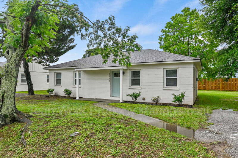 Photo - 3111 Azalea Dr