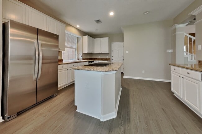 Photo - 8815 Lawncliff Ln