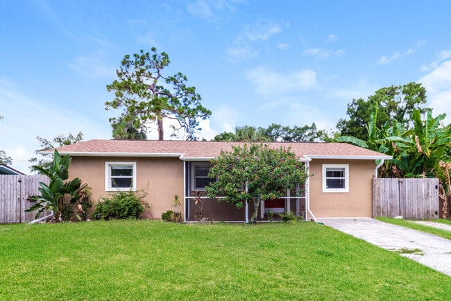 Building Photo - Inviting 3 Bedroom Home