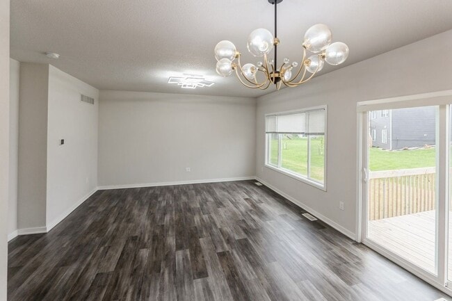 Photo - PERFECT LOCATION!! 3 Bedroom, 2.5 Bathroom Home in Urbandale!