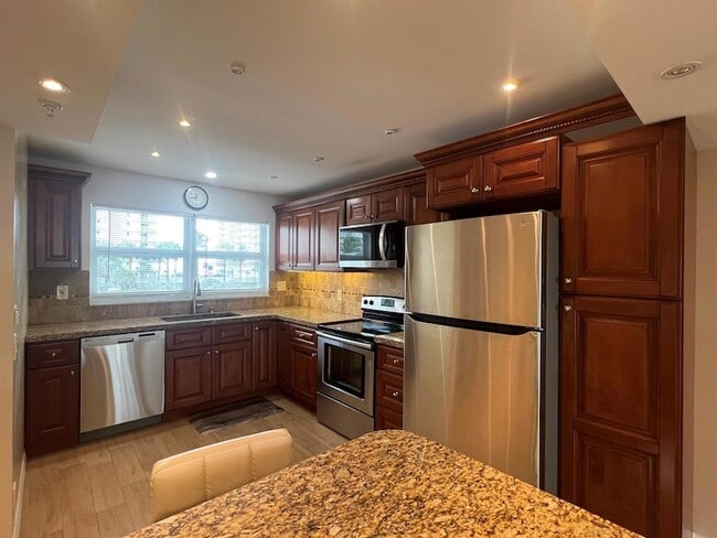 Photo - 3224 S Ocean Blvd Unidad 310B