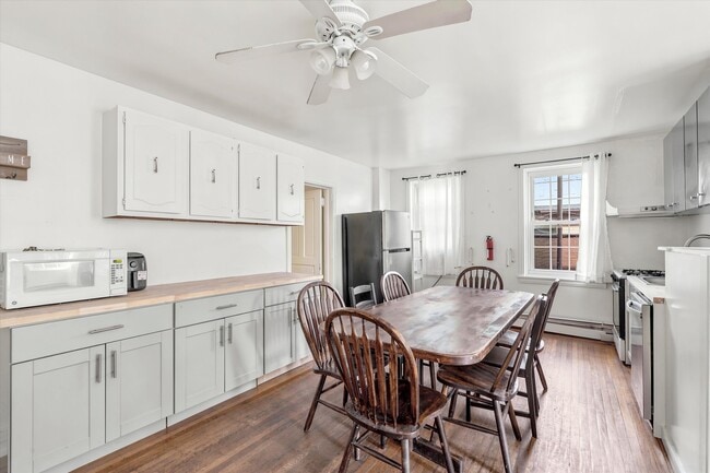 Photo - 1038 W Lancaster Ave Unit Large 6-Student Bryn Mawr House