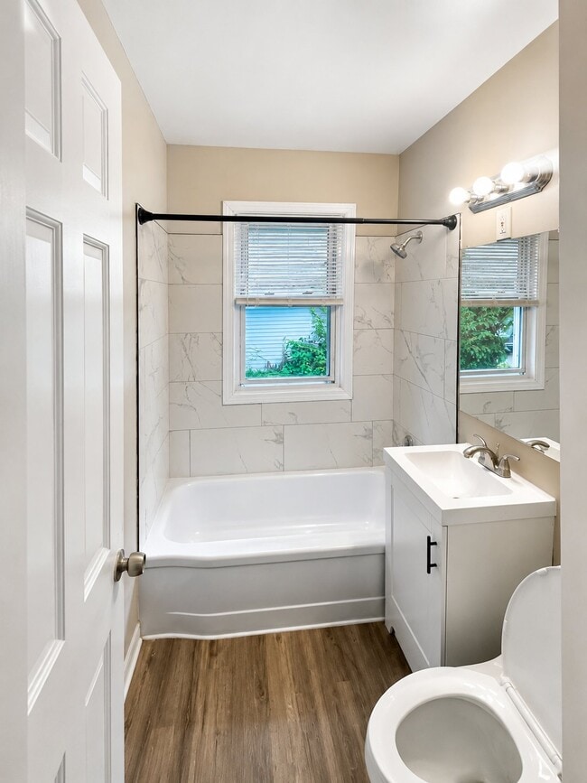 Photo - 1568 Parker Dr