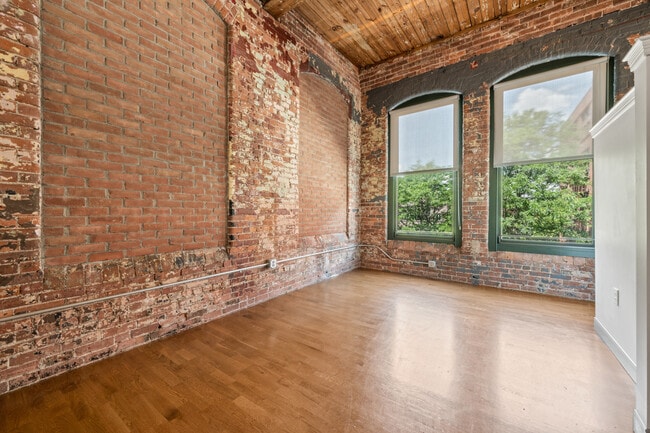 Photo - The Hartford Carriage House