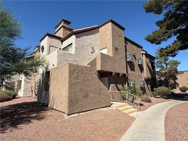 Building Photo - 2981 Juniper Hills Blvd Unit 101