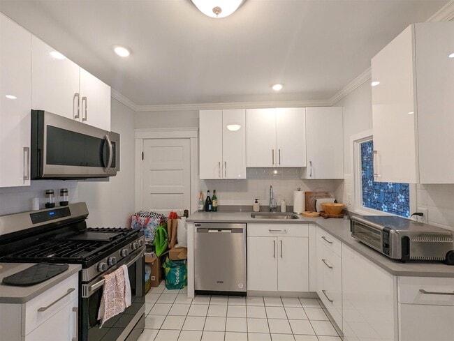 Building Photo - 92 Powder House Blvd Unit 3