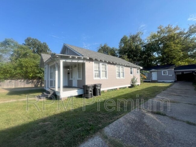 Photo - 2914 Convention St