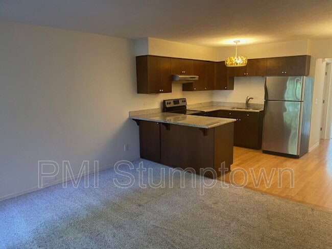 Building Photo - 2028 NE Clackamas St
