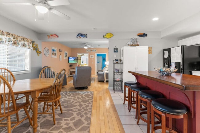 Photo - 24 Ashworth Ave Unit ID1333579P