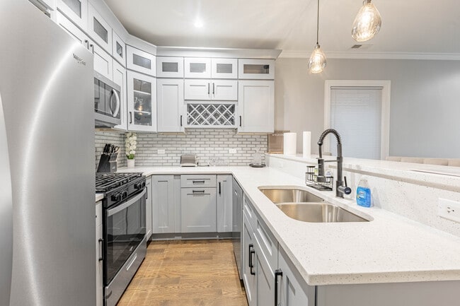 Photo - 4634 S Langley Ave Unit 2