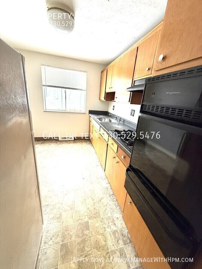 Photo - 850 S Green Rd Unit 2