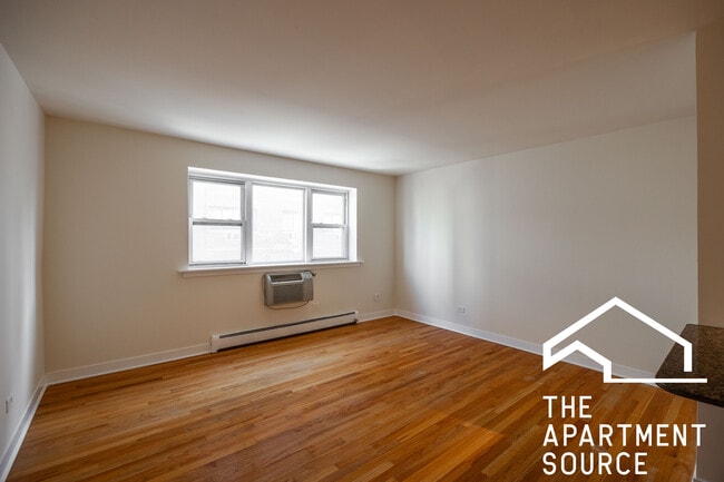 Photo - 628 W Wrightwood Ave Unit 305