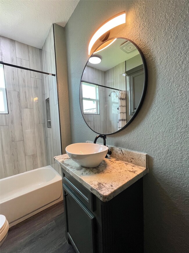 Photo - 517 S Avenue G