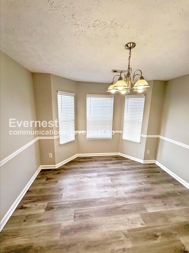 Photo - 55 Bramble Bush Trail