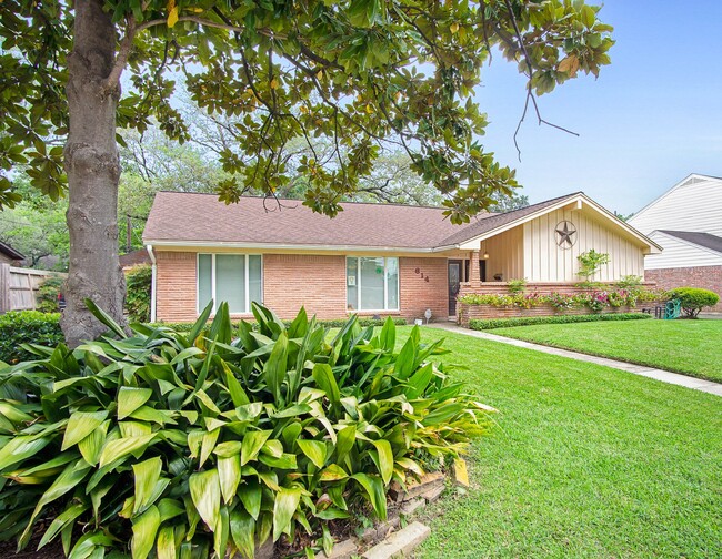 Photo - 614 Bendwood Dr