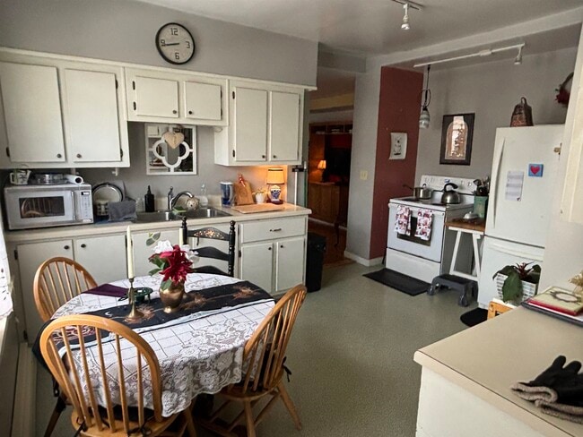 Building Photo - 21 Annie St Unit C