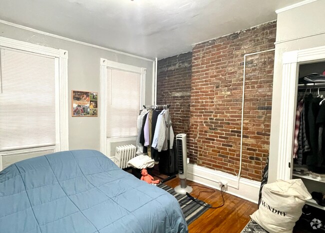 Building Photo - 7 Champney Pl Unit 1 Rental