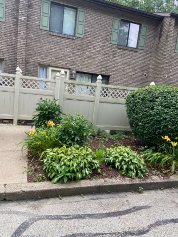 Photo - 104 Georgetown Ln