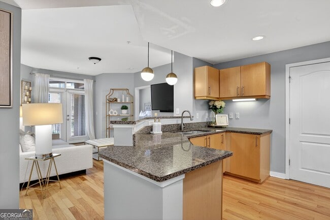 Photo - 390 17th St NW