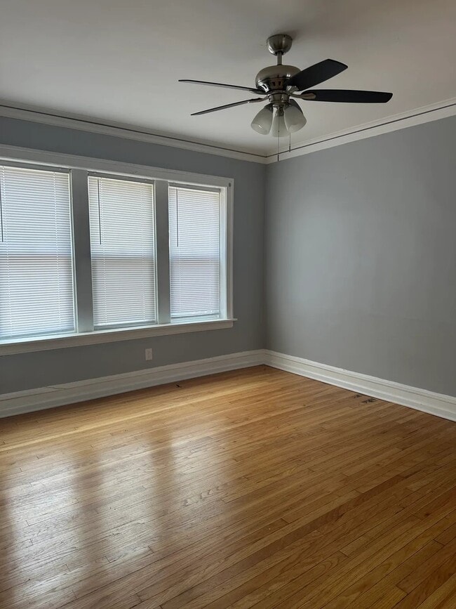 2416 N Kilbourn Ave Unit 2422-2