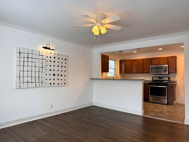 Photo - 541 E Bennett Ave