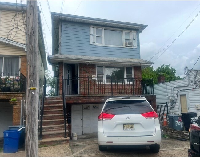 Photo - 7015 Grand Ave Casa