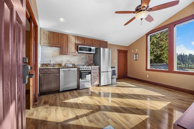 Photo - 18232 W Spring Lake Dr SE Unit 1