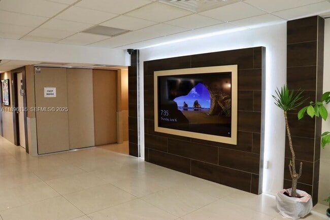 Photo - 4164 Inverrary Dr Unit 408