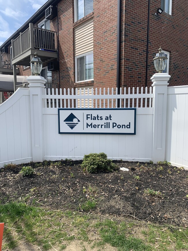 Building Photo - Flats at Merrill Pond Rental