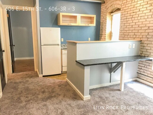 Building Photo - 606 E 15th St Unit 3 Rental