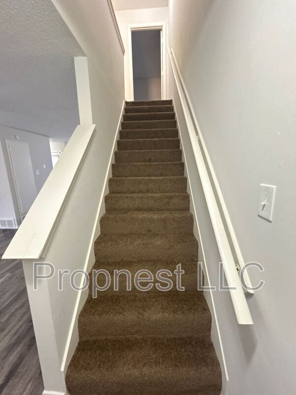 Photo - 801 Barrington Woods Cove