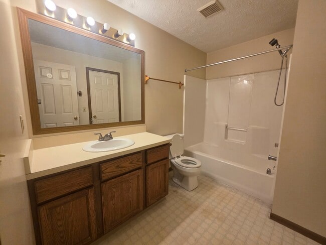 Photo - 3686 Harris Ave NW