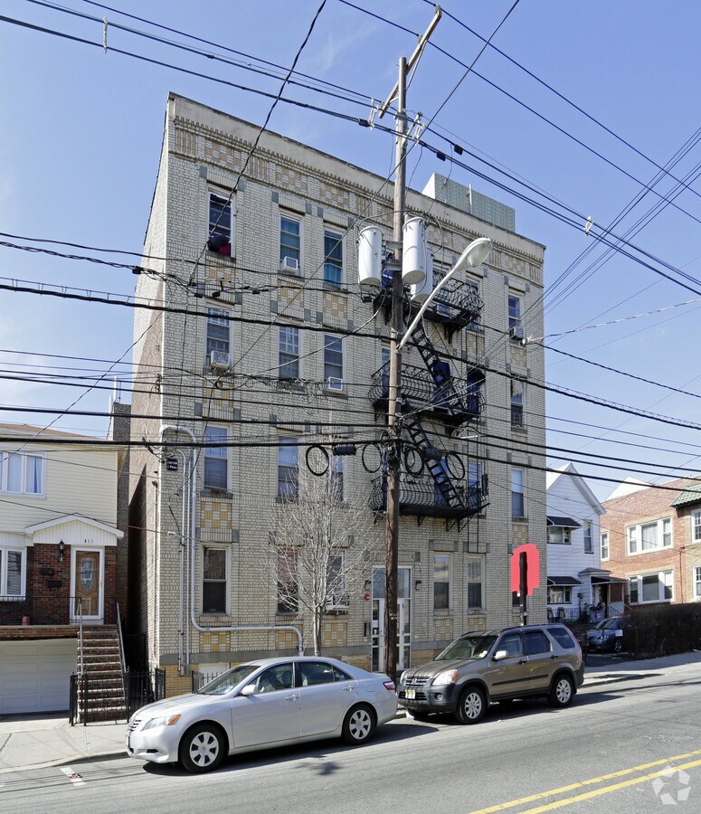 Photo - 615 Palisade Ave